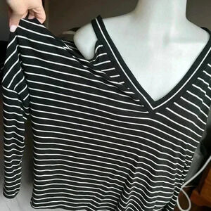 Size M Express black and white stripe long sleeve cold shoulder top